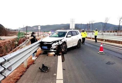 梦见别人出车祸了