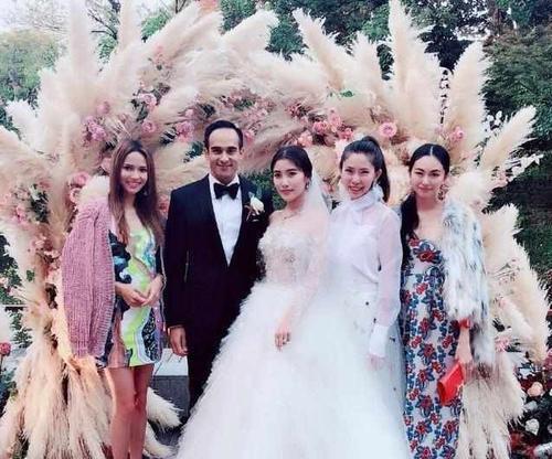 梦见前女友结婚