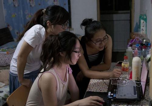 梦见和女孩接吻