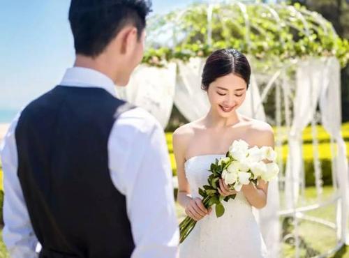 梦见旁观别人的结婚典礼