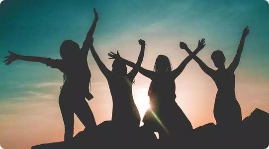 梦见女人嬉闹