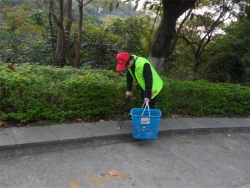 梦见自己捡垃圾