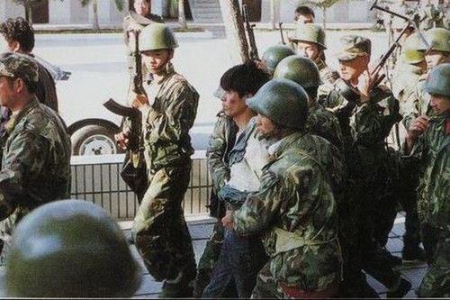 梦见武装自己