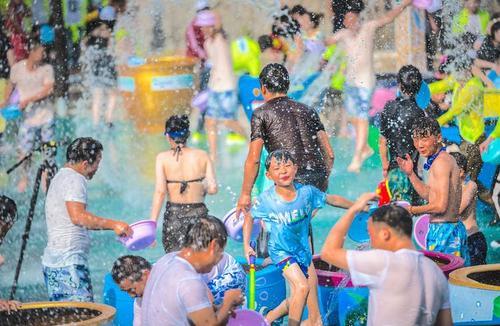 梦见泼水