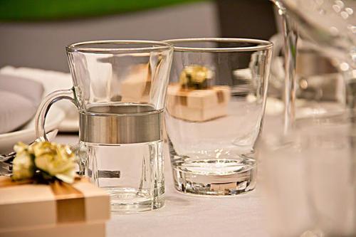 梦见玻璃杯