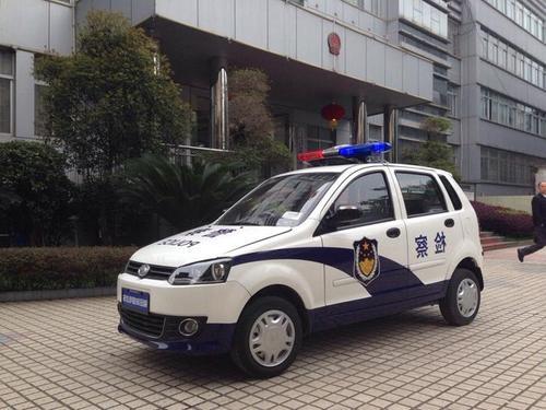 梦见巡逻车