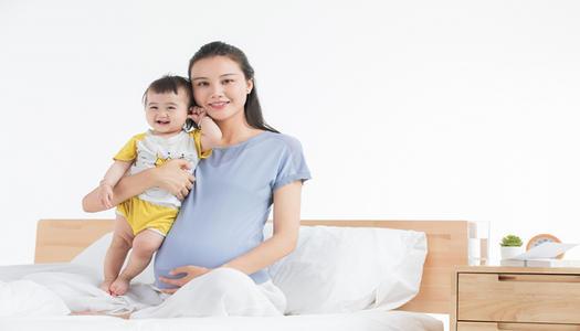 孕妇梦见抱着小男孩