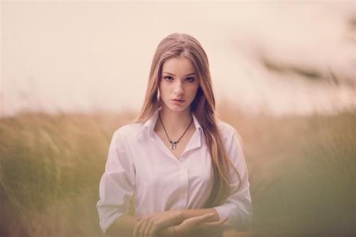 梦见一个陌生的疯女人