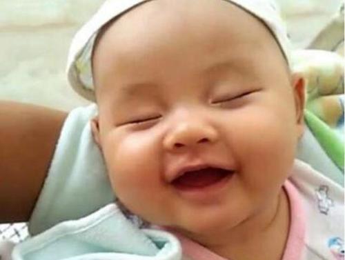 梦见小孩子笑得很开心