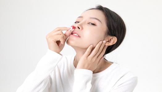 梦见自己流大量鼻血