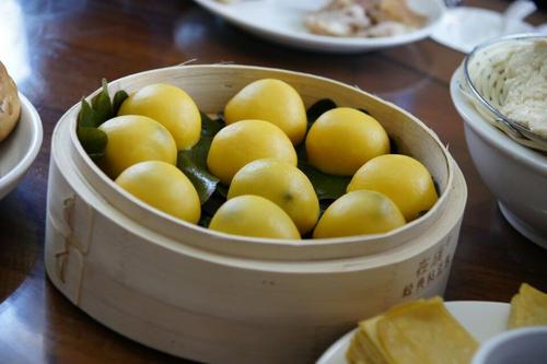 梦见吃粘豆包