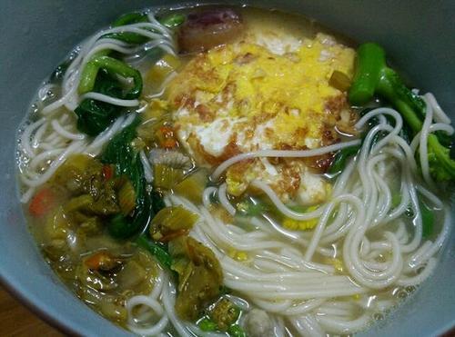 梦见煮面给别人吃