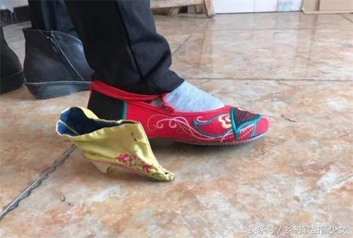 梦见自己穿小鞋