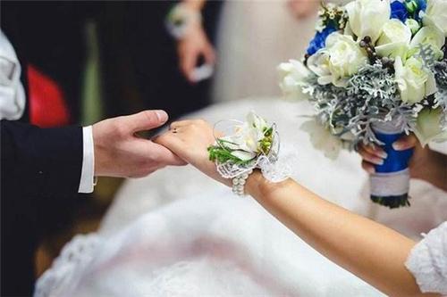 梦见爱人要和别人结婚