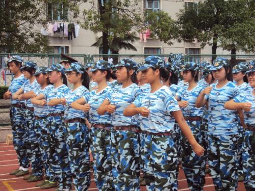 孕妇梦见军训