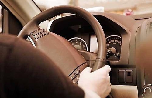 梦见朋友开车