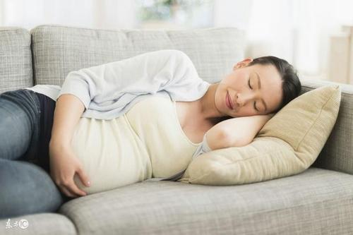 梦见妈妈生男孩