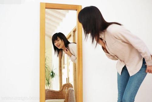 梦见女儿在镜子里面