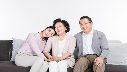 梦见跟父亲合影