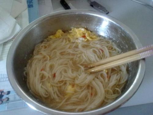 梦见吃鸡蛋面条