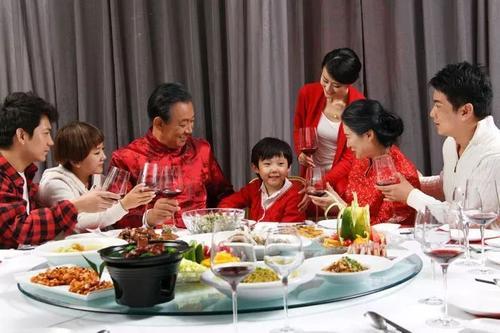 梦见一家人看春晚 梦见一家人看春晚