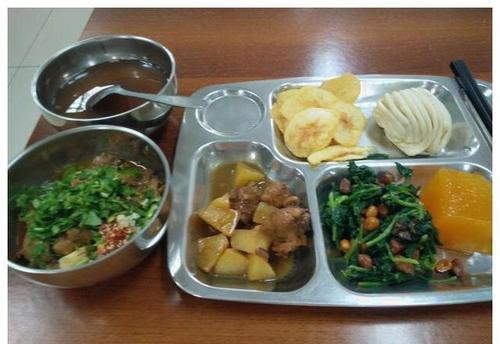 梦见吃午饭 梦见吃午饭