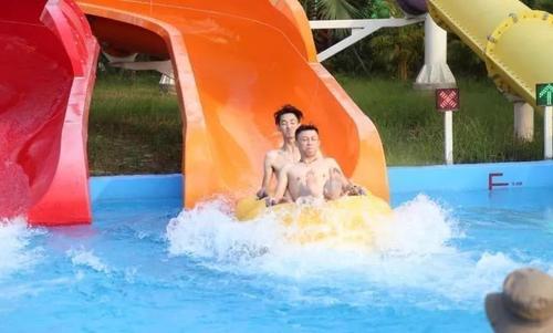 梦见去水上乐园