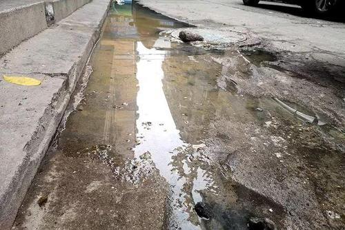 梦见下水道好多的脏水