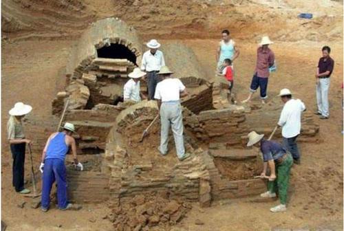 梦见进入古墓 梦见进入古墓