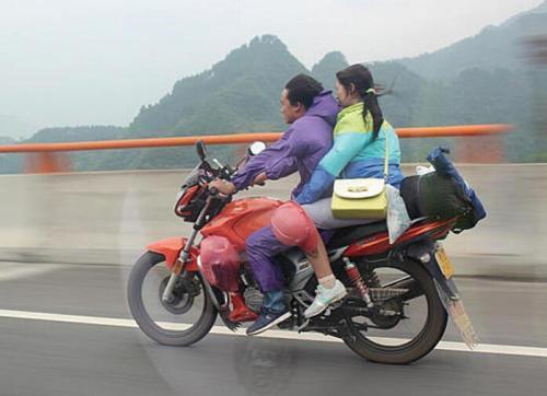 梦见坐摩托车 梦见坐摩托车