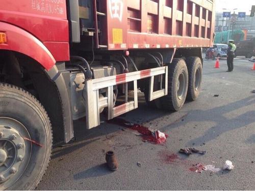 梦见天上掉下一块血肉