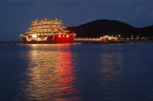 梦见画舫上有好多美女 梦见画舫上有好多美女