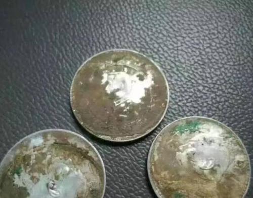 梦见捡了很多硬币 梦见捡了很多硬币