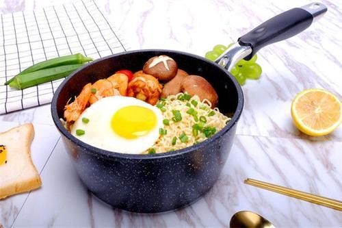 梦见吃泡面噎到 梦见吃泡面噎到