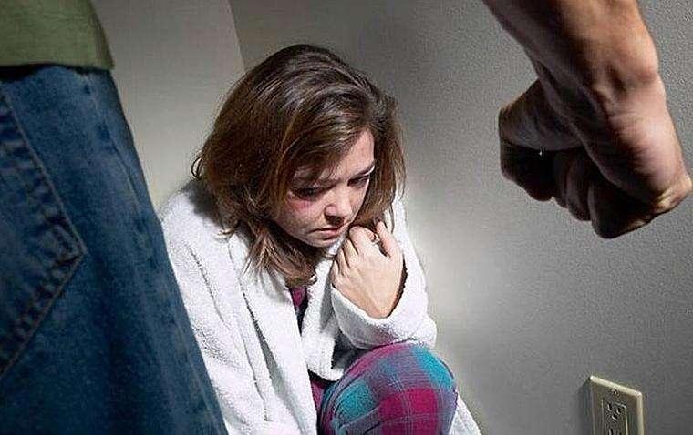 梦见被家暴