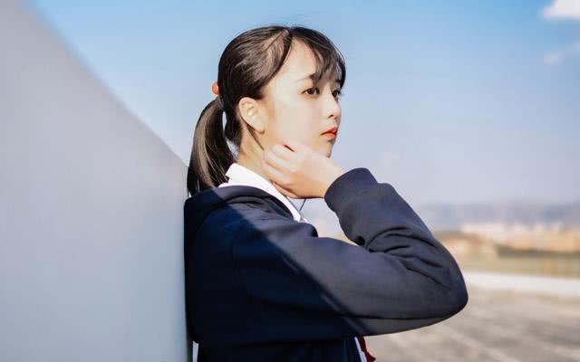 梦见和女同事接吻