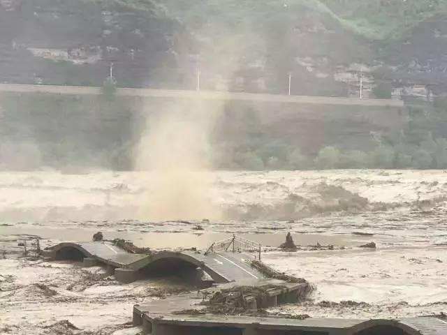 梦见洪水滔天