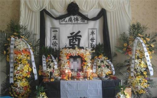梦见别人的灵堂