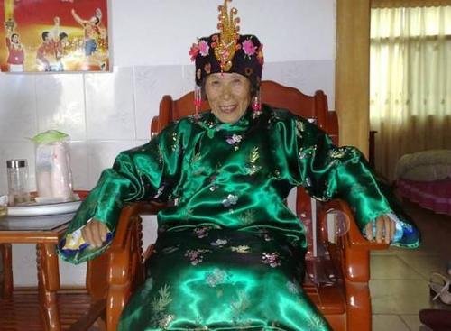 梦见自己穿寿衣