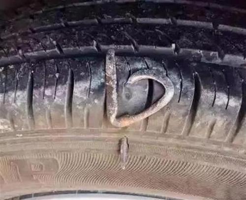 梦见车没气
