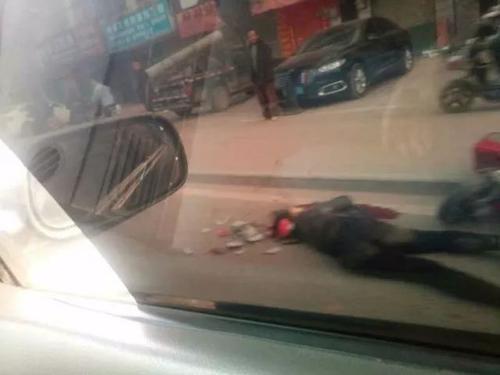 梦见车中放着死人