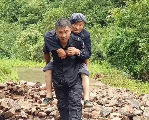 梦见背人