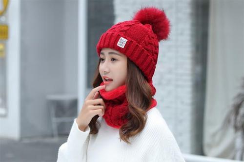 梦见戴帽子