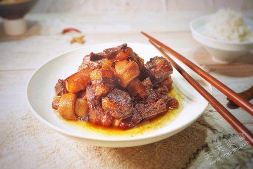梦见吃红烧肉