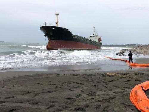 梦见船搁浅