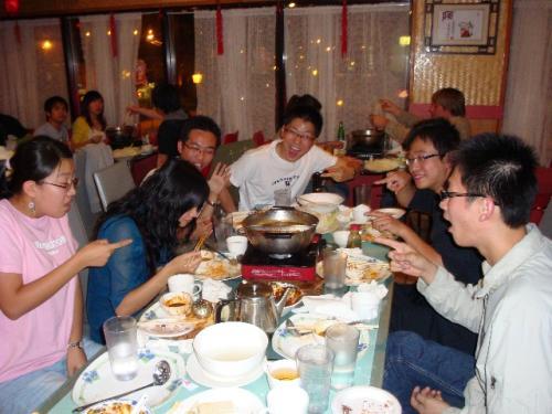 梦见与死了的人进餐