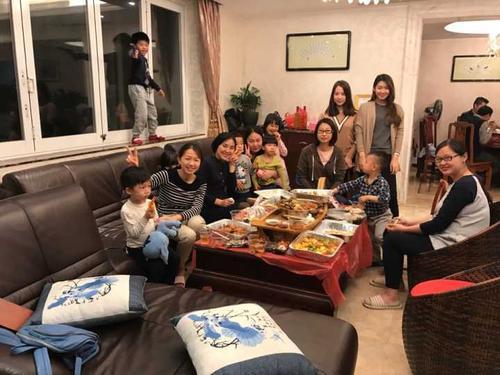 梦见很多亲戚