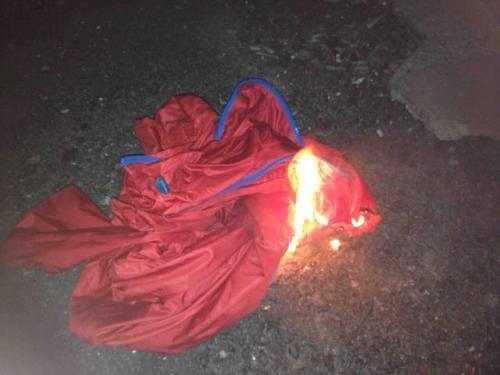 梦见衣服被火烧了