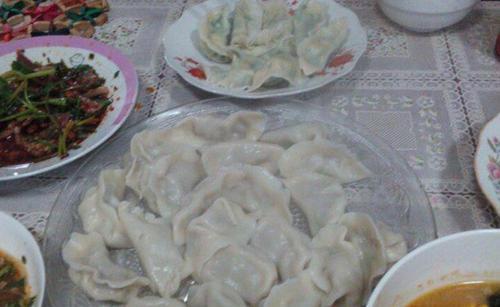 梦见别人吃饺子
