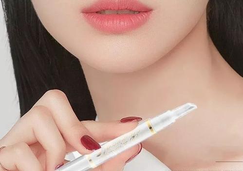 梦见自己给自己抹口红
